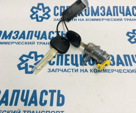 Личинка двери передней правая на Киа Бонго - 819804EA00