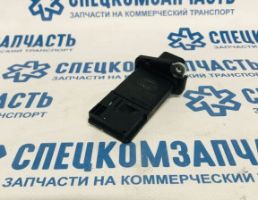 Датчик массового расхода воздуха (ДМРВ) на Форд Транзит - 8ET009142581