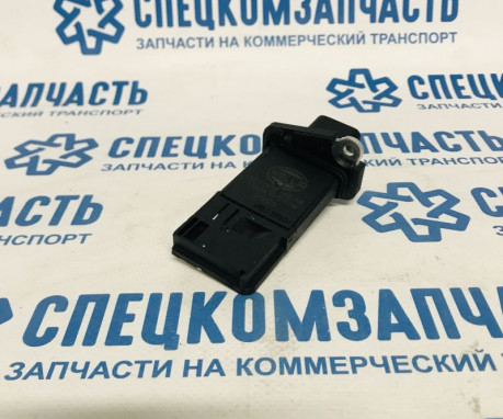Датчик массового расхода воздуха (ДМРВ) на Форд Транзит - 8ET009142581
