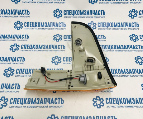 Указатель поворота передний правый 04- на Hyundai HD - 923025H005