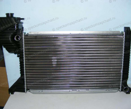 Радиатор охлаждения двигателя W901-903/W909 на Мерседес Спринтер - A9015003600